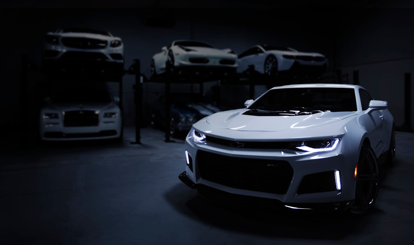 YE Cars selectie en showroom